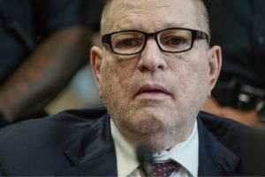 No novo julgamento de 2025, Weinstein foi absolvido da acusação envolvendo Kaja Sokola, enquanto os jurados não chegaram a um consenso sobre a acusação de estupro feita por Jessica Mann