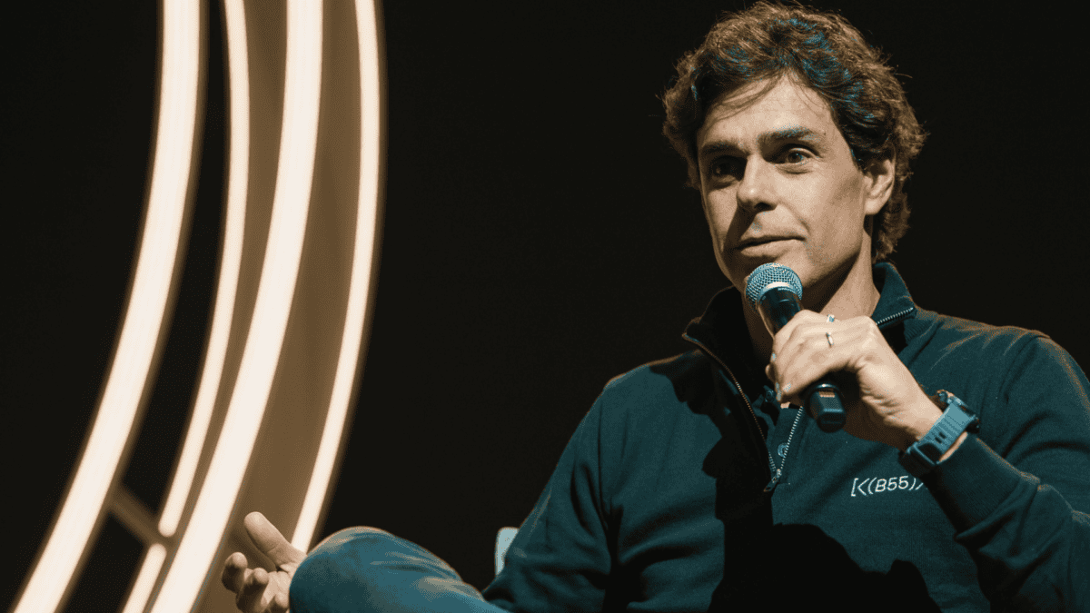 Guilherme Benchimol durante palestra na B55 Conference