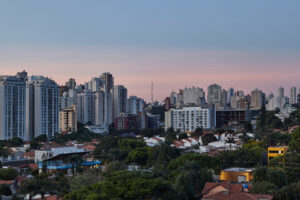 O preço médio do aluguel em Pinheiros alcançou quase 100 reais por metro quadrado em agosto deste ano