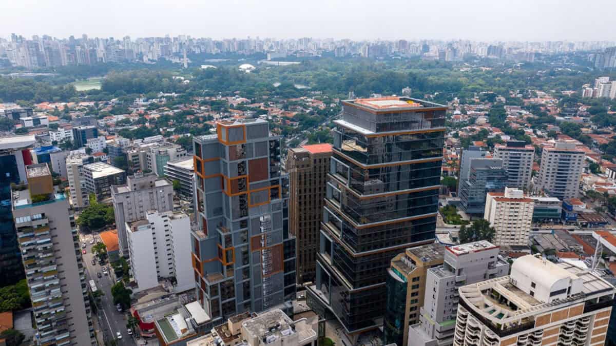 Edifícios corporativos JK Square e River South em São Paulo