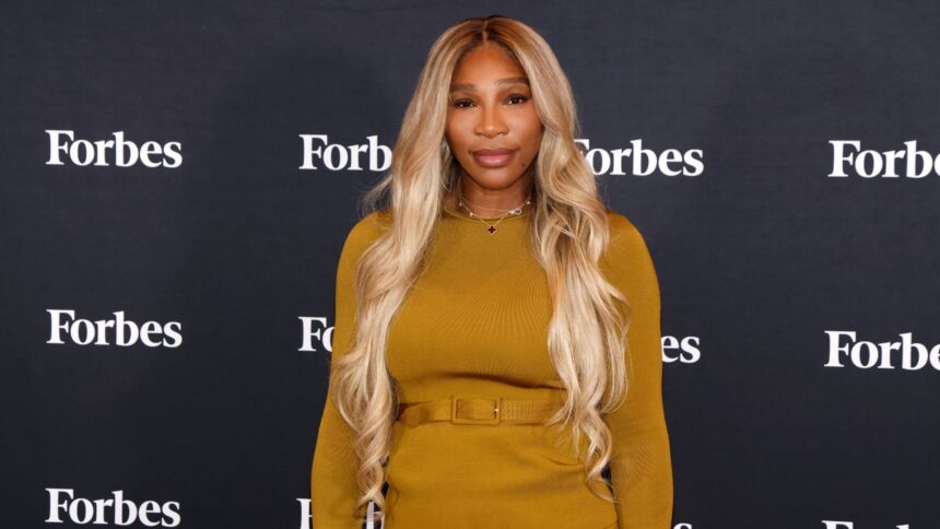 Serena Williams falou sobre maternidade e negócios durante o Forbes Power Women's Summit 2026, em Nova York
