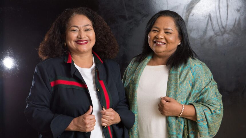 Suéli Feio e Maria Nilde, idealizadoras do projeto Costurando Sonhos, que capacita mulheres em Paraisópolis