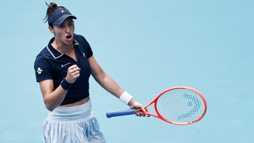 Luisa Stefani, que venceu o SP Open na chave de duplas em 2025, compete por uma vaga na final da segunda edição do torneio