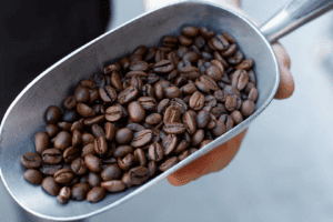 Os estoques de café verde no Japão e na Europa, dois dos maiores mercados para a bebida, diminuíram em agosto em relação ao ano passado