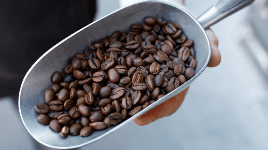 Os estoques de café verde no Japão e na Europa, dois dos maiores mercados para a bebida, diminuíram em agosto em relação ao ano passado