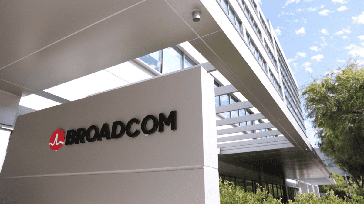 Broadcom Emprestará À Anthropic até US$42 Bi para Alugar Chips, Segundo Documento