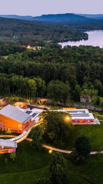 Tanglewood, residência de verão da Orquestra Sinfônica de Boston, ajudou a transformar a região de Pittsfield, Massachusetts, em um polo de atração para aposentados apaixonados pelas artes