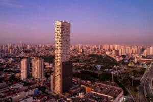 Inaugurado em setembro de 2022 no Tatuapé, o Platina 220 conta com 171,7 metros de altura e reúne uso residencial, comercial e hoteleiro