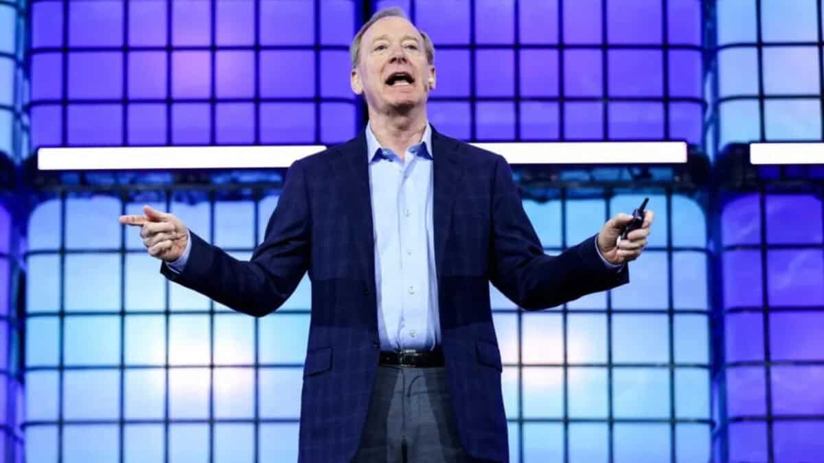 Brad Smith durante evento na Web Summit Vancouver