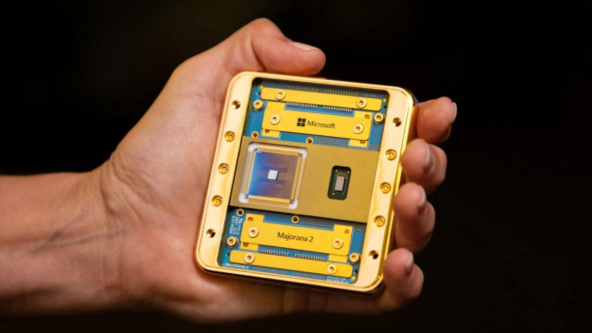 Chip de inteligência artificial Maia 300 da Microsoft