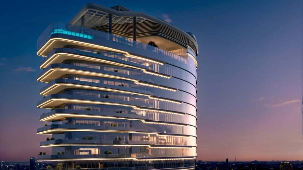 Edifícios corporativos modernos em São Paulo representando o mercado imobiliário