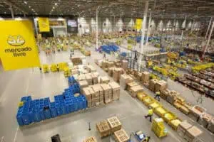 O Mercado Livre consolida sua liderança no setor com 3,7 milhões de metros quadrados alugados em condomínios logísticos de alto padrão