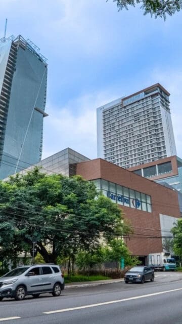 Edifício Alto das Nações, na região da Chucri Zaidan, registrou uma das três transações de escritórios de mais de 10 mil metros quadrados