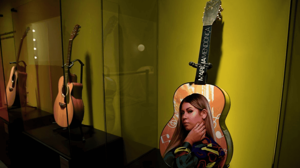 Marília Mendonça no MIS: o negócio da exposição sensorial