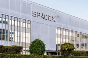 A SpaceX está gerando receita com IA principalmente por meio do aluguel de capacidade de data center para desenvolvedores como Anthropic, Google e Reflection AI
