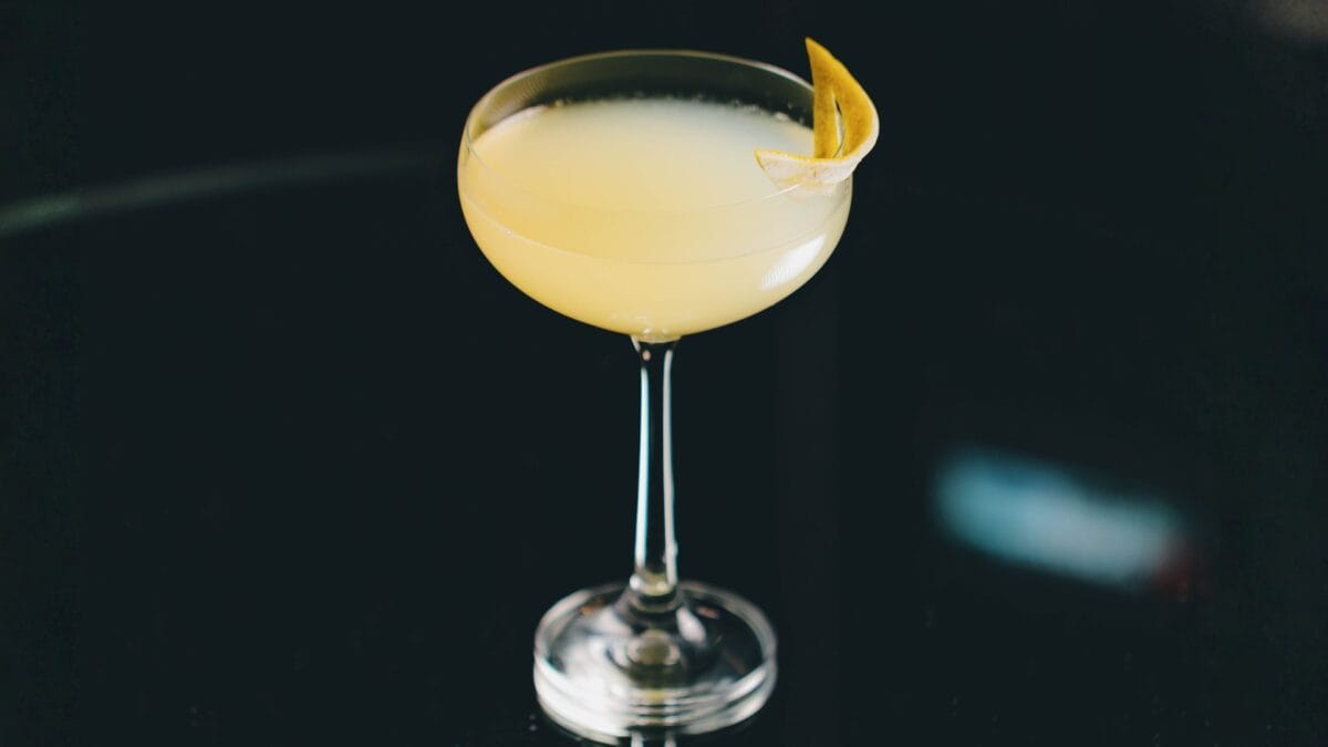 Corpse Reviver: O Clássico Que Cura Ressacas