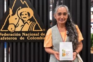 Após Perder a Casa em Incêndio, Cafeicultora Colombiana Bate Recorde em Leilão