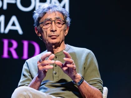Gabor Maté, médico e escritor best-seller húngaro-canadense de 82 anos