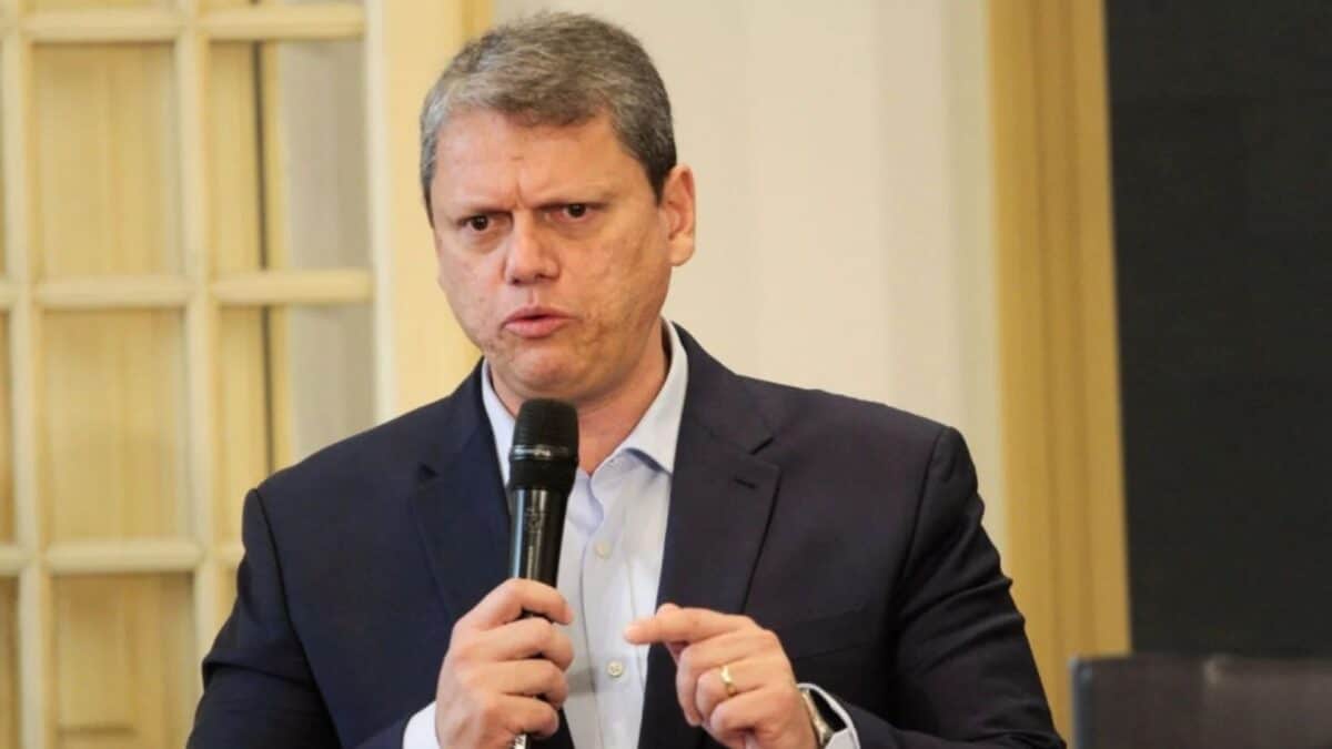 Tarcísio de Freitas comemora reeleição em São Paulo