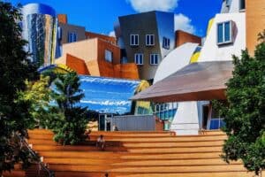 O MIT é uma das 12 melhores universidades dos EUA na era da IA
